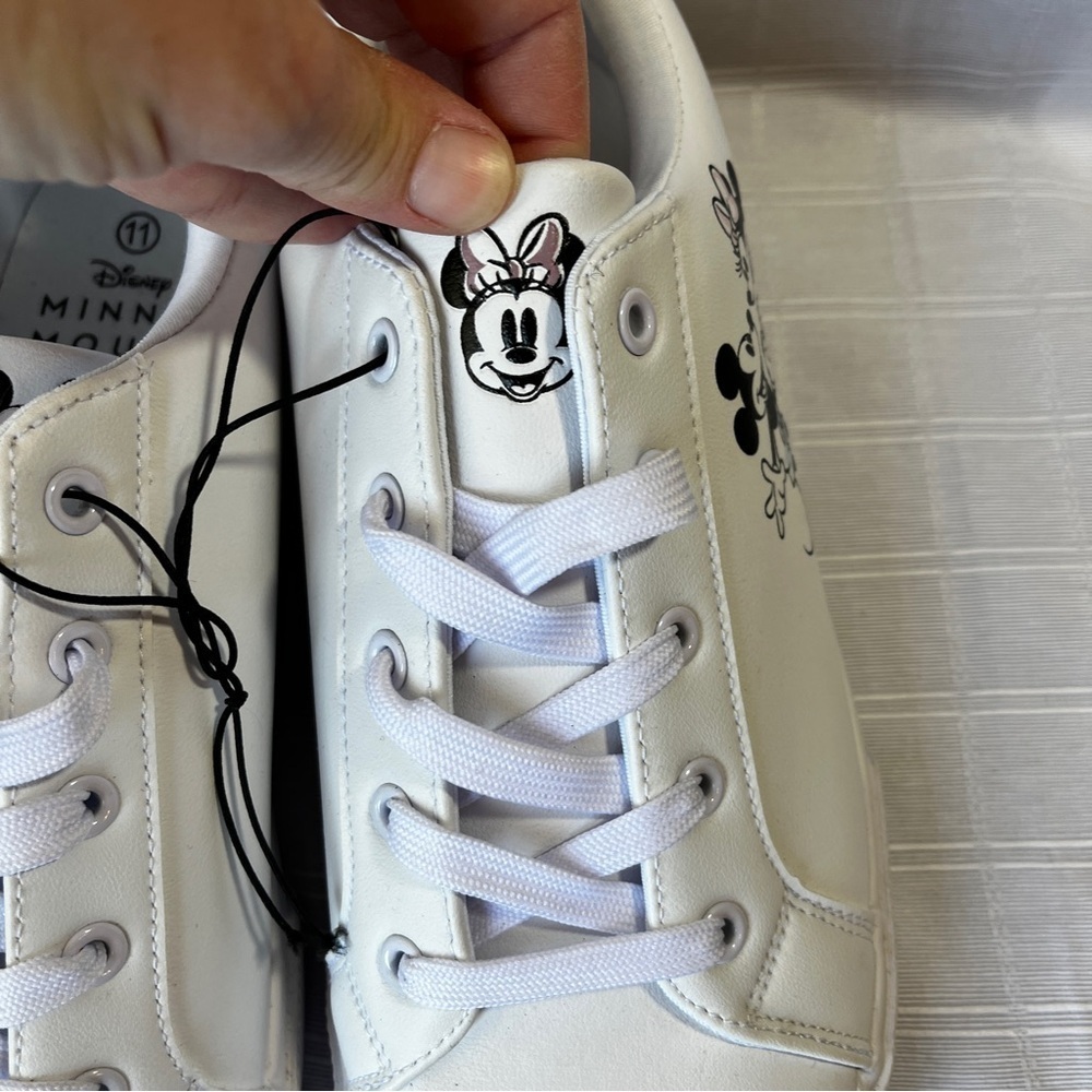 Disney Mickey and Minnie White Sneakers NWOT Women's Size 11 - Picture 5 of 14
